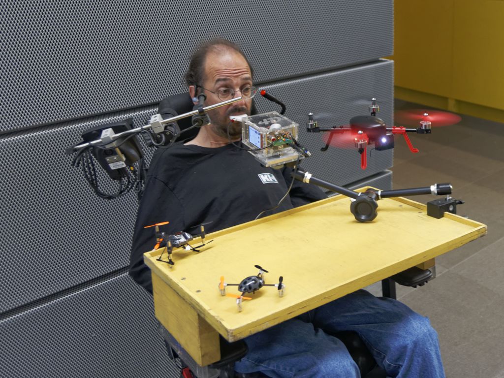 Photo: Gerhard controls a RC Logger Eye One Extreme Quadrocopter with the 4D-Joystick